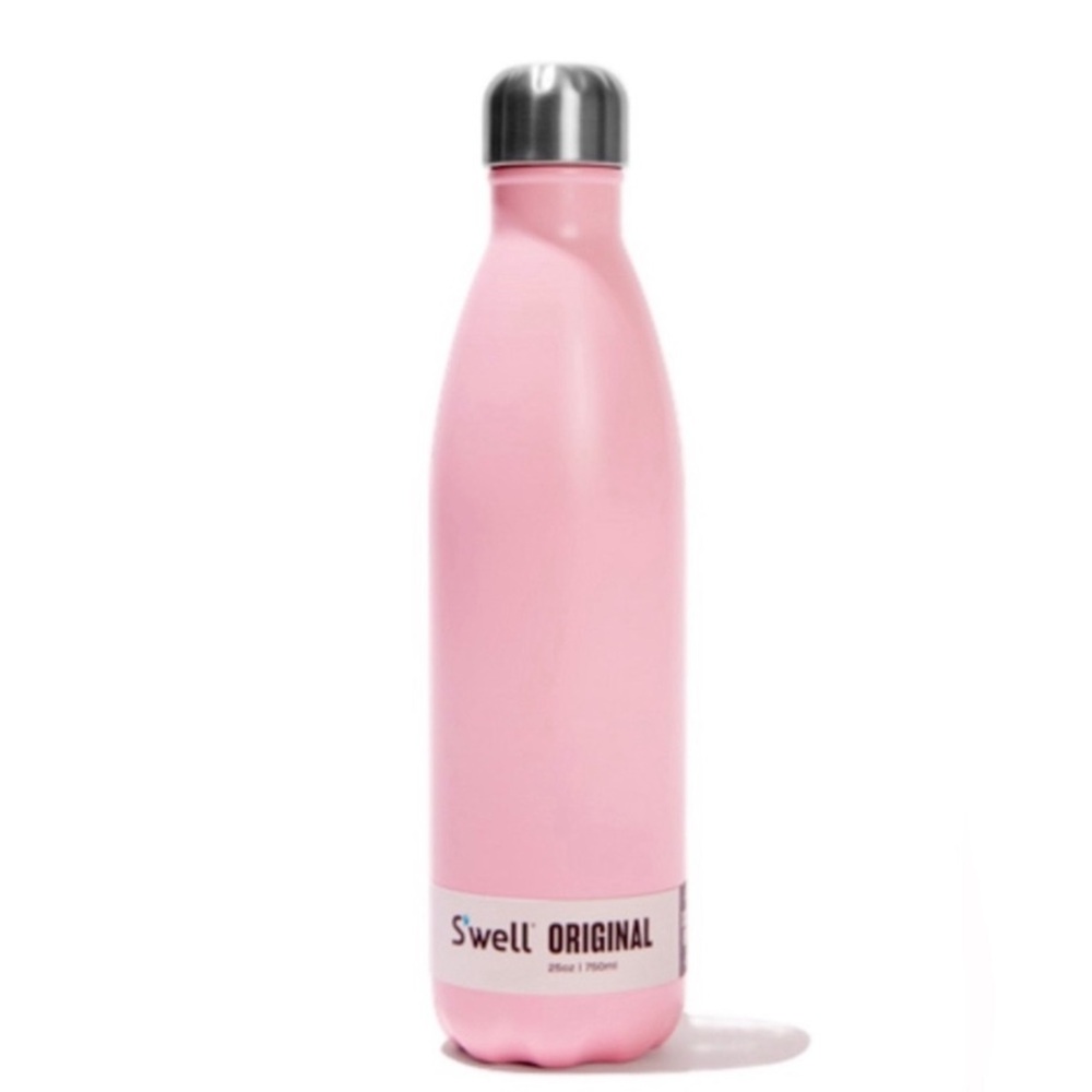 New S'WELL
Water Bottle in Peony (25 0z.)